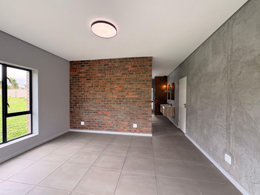 5 Bedroom Property for Sale in Cherry Creek Country Estate Western Cape